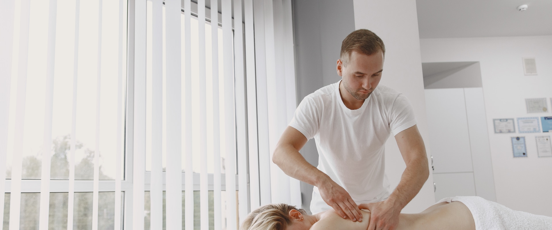 Combating Chronic Back Pain In Toronto: Why Choose Chiropractic Care Over Reiki